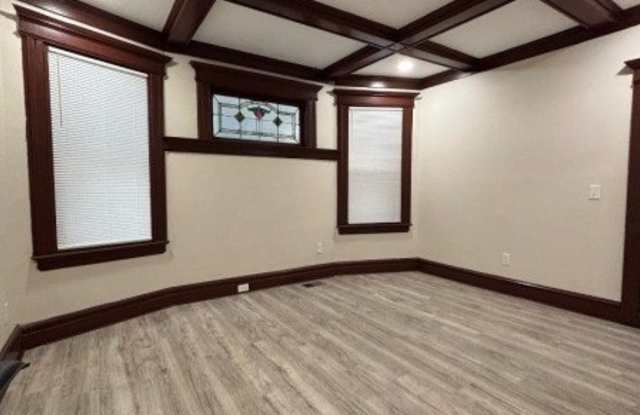 811 S13th photos photos