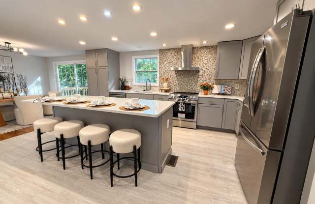 2283 DOSINIA Court Gallery 3