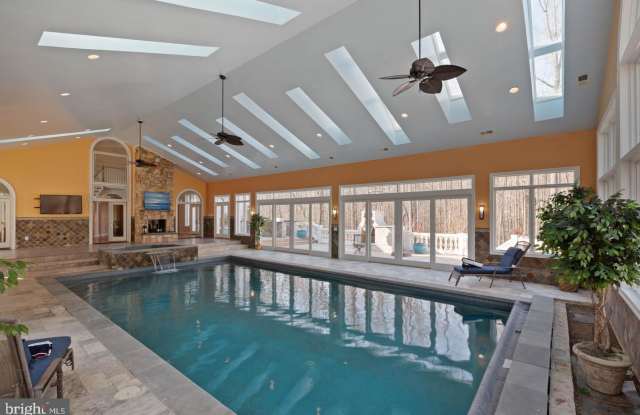 8033 WOODLAND HILLS LANE Gallery 3