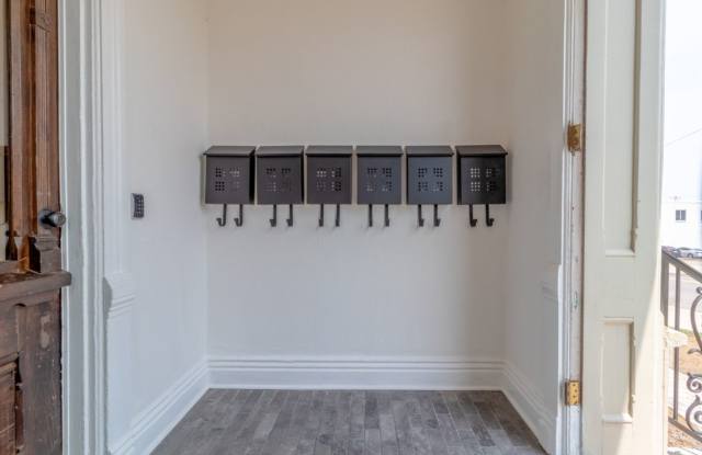 305 Main St Gallery 4
