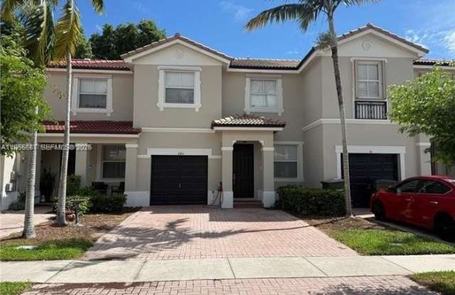 1018 NE 42nd Ave photos photos