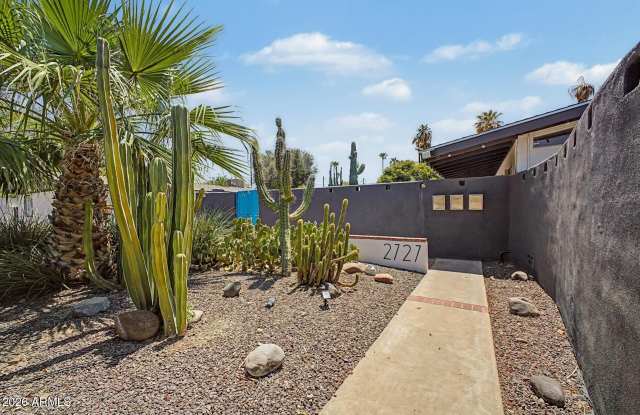 2727 E MONTECITO Avenue Gallery 1