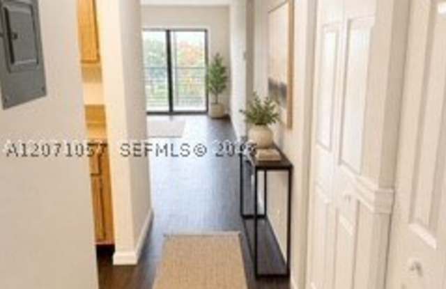 3720 N Pine Island Rd Gallery 4