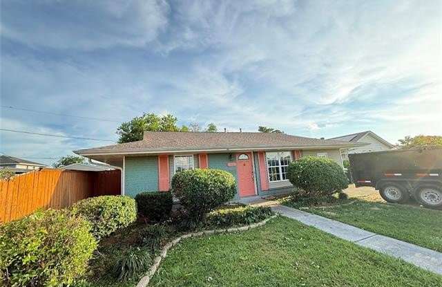 113 ELAINE Drive photos photos