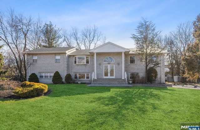 562 Franklin Avenue photos photos