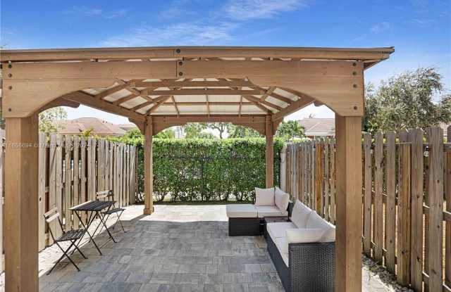 10968 SW 235th Ln Gallery 3