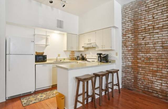 1014 Russell Blvd - 1014 Russell Boulevard, St. Louis, MO 63104 1014 Russell Blvd - 1014 Russell Boulevard, St. Louis, MO 63104