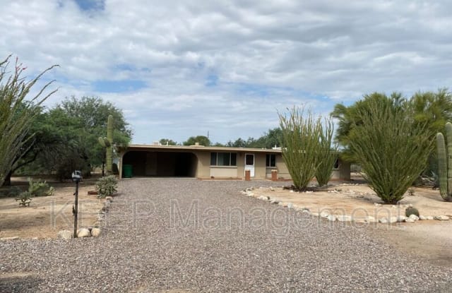 8905 N Hickory Drive - 8905 North Hickory Drive, Casas Adobes, AZ 85704