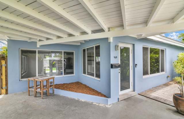 909 SE 16 Place Gallery 2