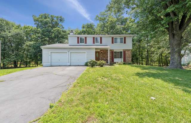 Home in Highly Desirable Forest Ridge! photos photos