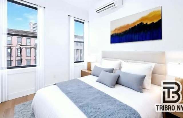 104 Graham Gallery 2