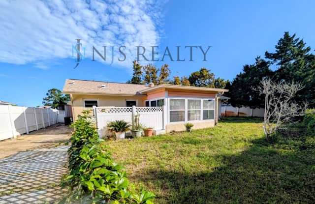 Brand New Renovation~2 bed~2 bath, extra parking in rear, shed, NEW NEW NEW Gallery 4