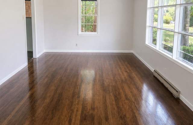 1926 Dirk Drive Gallery 1