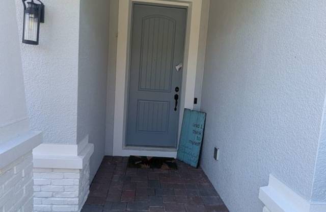 4 Bedrooms with 3 full bathrooms home walk to the West Orange Trail ! Gallery 3