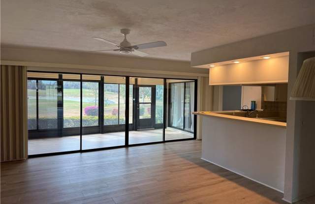 5870 Trailwinds Drive unit: 612 photos photos