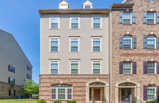 Spacious 3-Bed, 2.5-Bath End Unit in Sought-After Heathcote Commons photos photos