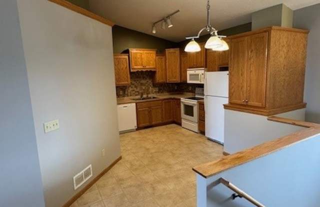 Spacious 2 Bedroom Town Home for Rent, Quiet neighborhood - 9225 Orchard Circle, Monticello, MN 55362 Spacious 2 Bedroom Town Home for Rent, Quiet neighborhood - 9225 Orchard Circle, Monticello, MN 55362
