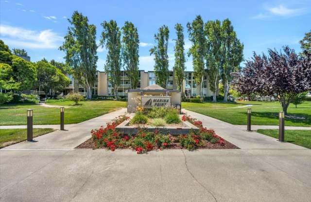 2BR/2BA Marina Point Condo with Private Deck & Amenities Gallery 3
