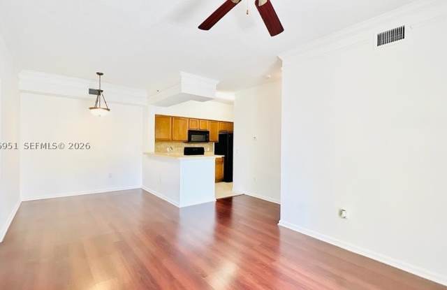 2304 Myrtlewood Cir E Gallery 3