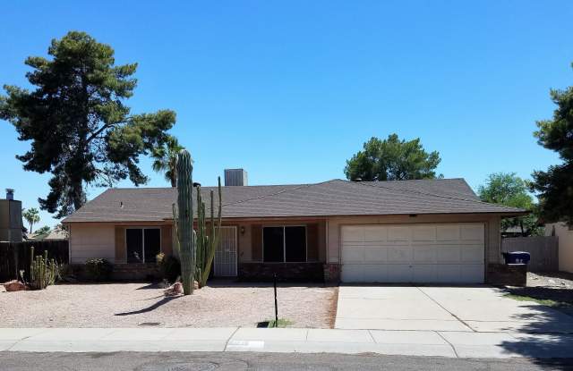 1021 W GREENWAY Drive - 1021 West Greenway Drive, Tempe, AZ 85282
