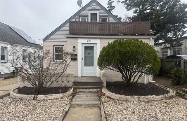 216 E Hudson Street unit: Main - 216 East Hudson Street, Long Beach, NY 11561