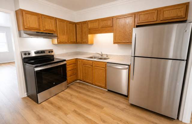 Elevated Coastal Living—A Beautifully Renovated, Pet-Friendly Wilmington Retreat - NO PET FEES Gallery 1