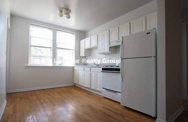 5028 North Springfield Gallery 3