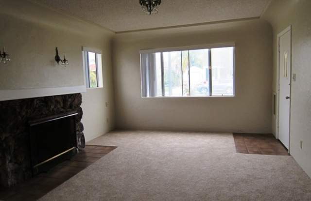 4620 Winona Avenue Gallery 2