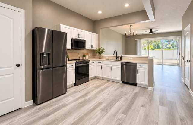 5032 POND RIDGE Drive Gallery 3