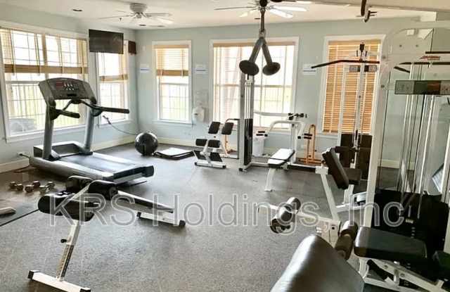 310 RIVERBEND DR. Gallery 2