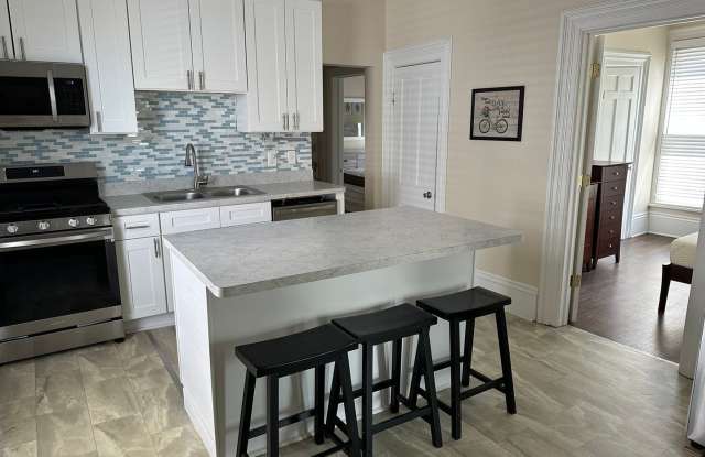 Charming 2BR Duplex in Cleveland photos photos