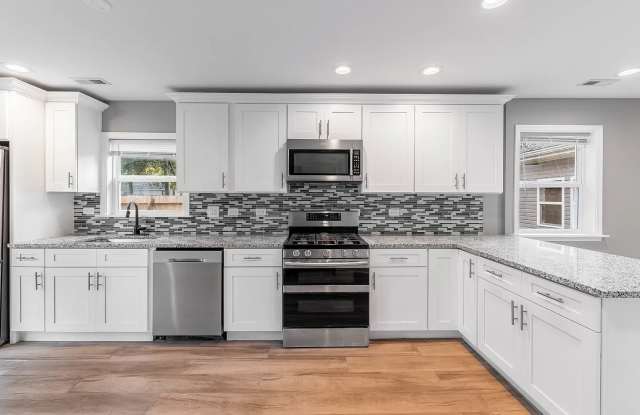 14427 Lawndale Avenue photos photos