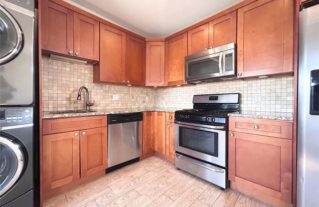 32 Main Street unit: 3 photos photos