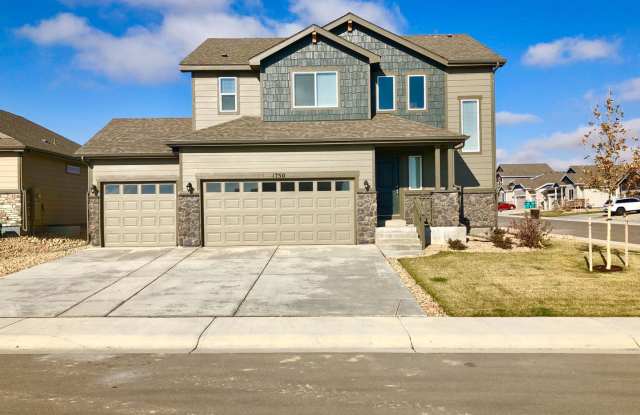 Beautiful 3 Bed, 2.5 Bath House in Windsor! photos photos