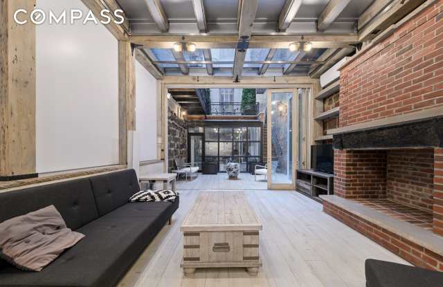 35 Perry Street Gallery 2