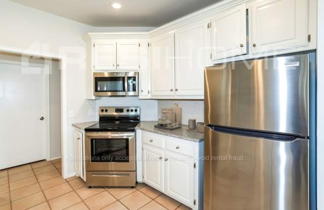 1809 Monterey Place Gallery 4