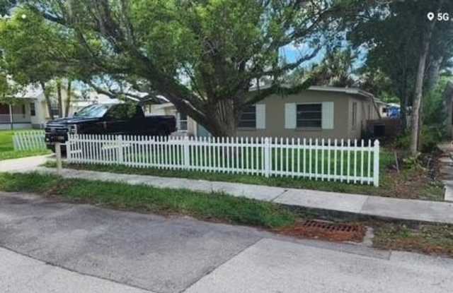 6026 MISSOURI Avenue Gallery 1