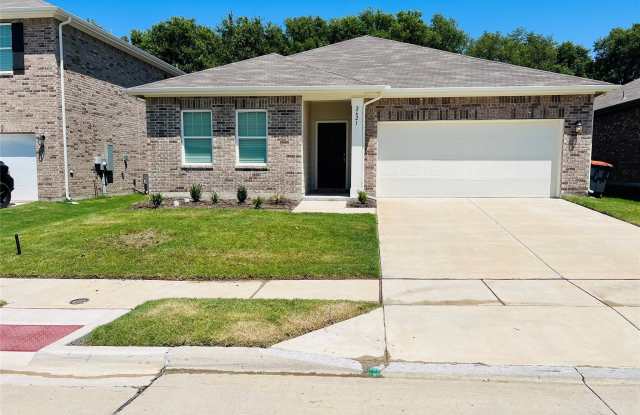 2621 Silver Leaf Lane photos photos