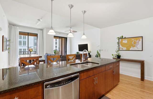 701 Royal Court - 601601 Gallery 4
