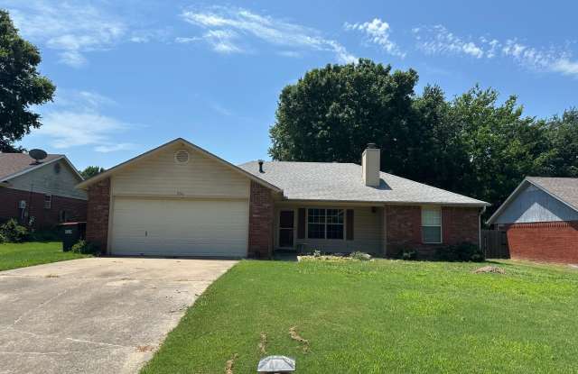 Beautiful 3 Bed, 2 Bath Home in Springdale! Available 8/1 photos photos