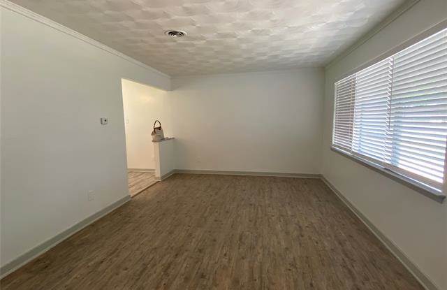 9017 Boundbrook Avenue Gallery 4