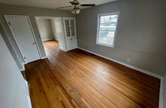 4429 Shelbyville Road Gallery 3