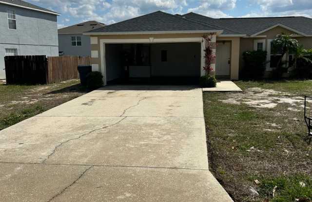 Stunning 3BD/2BA Home with Best Floor Plan Available in Poinciana – Prime Location! - 218 Grouper Court, Poinciana, FL 34759