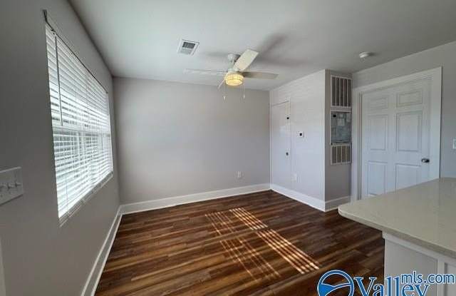 4302 Knight Road Gallery 3