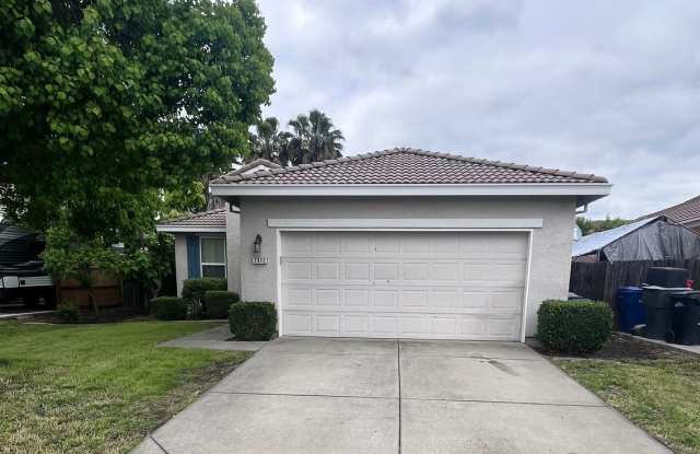 LOVELY 3 BEDROOM HOUSE IN NEWER SUBDIVISION!! photos photos LOVELY 3 BEDROOM HOUSE IN NEWER SUBDIVISION!! photos photos