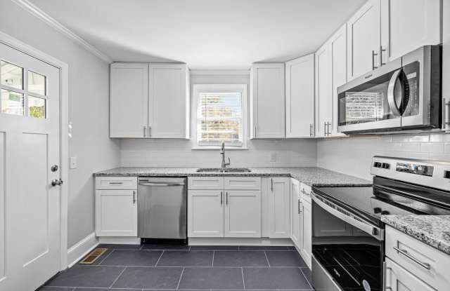Available Early August! - Charming 2-Bedroom Durham Gem: Hardwood Floors, Updated Kitchen, and More! photos photos