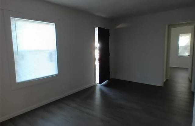 4000 SE 10th Place - 4000 Southeast 10th Place, Del City, OK 73115