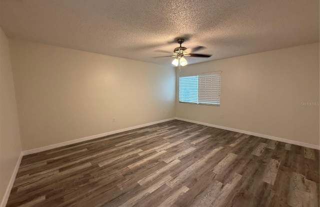 702 COUNTRY Lane NE Gallery 4