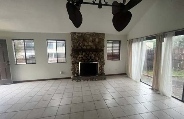Townhome in The Trails Gallery 4