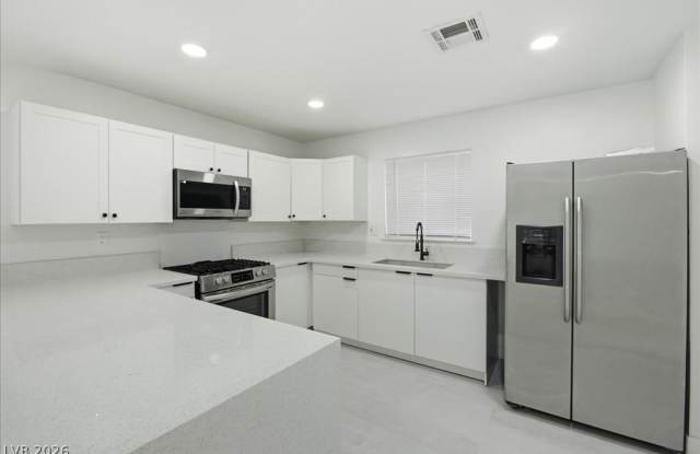 4013 Esmeralda Avenue Gallery 2